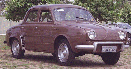 Uma imagem contendo árvore, ao ar livre, grama, carro

Descrição gerada automaticamente
