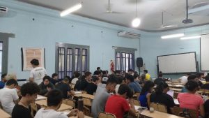 Ingresantes desarrollando una actividad